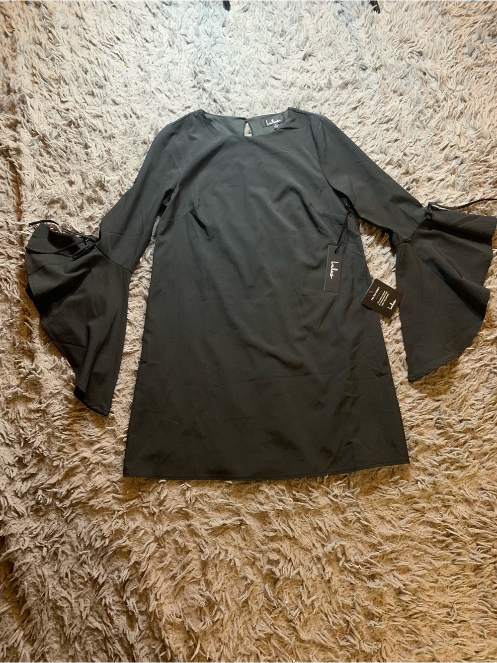 NWT Lulu’s made for me black flounce sleeve shift dress sz S